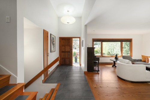 1374 15Th Street E, North Vancouver, BC 