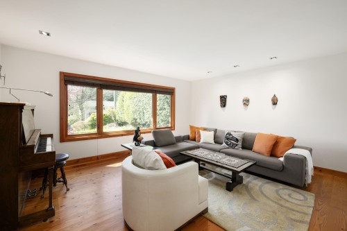 1374 15Th Street E, North Vancouver, BC 