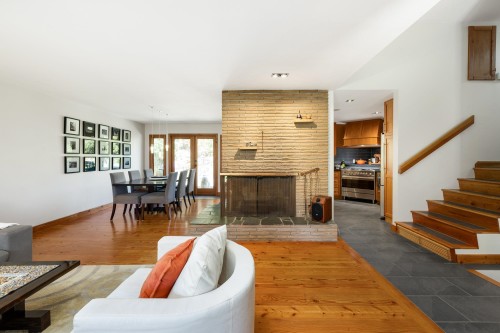 1374 15Th Street E, North Vancouver, BC 