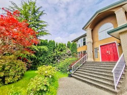 2788 Southcrest Drive Burnaby, BC V5A 4V4