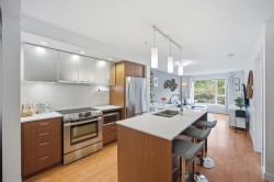 209-221 3rd Street E North Vancouver, BC V7L 0C1