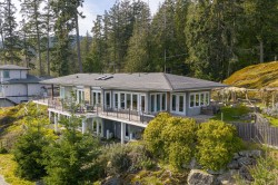 889 Cowan Point Drive Bowen Island, BC V0N 1G2