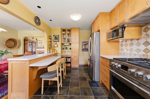 818 6Th Street E, North Vancouver, BC 