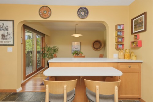 818 6Th Street E, North Vancouver, BC 