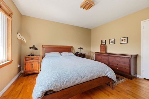 818 6Th Street E, North Vancouver, BC 