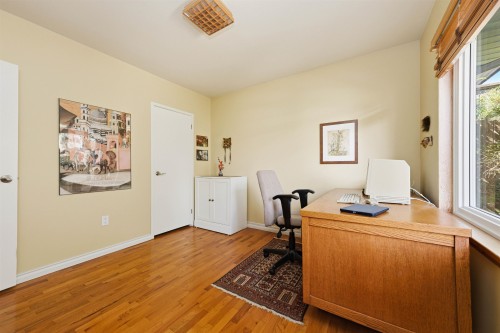 818 6Th Street E, North Vancouver, BC 