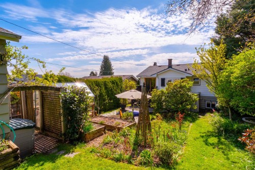 818 6Th Street E, North Vancouver, BC 