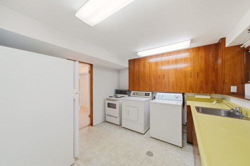 2522 Bronte Drive, North Vancouver, BC 