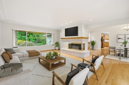 2522 Bronte Drive, North Vancouver, BC 