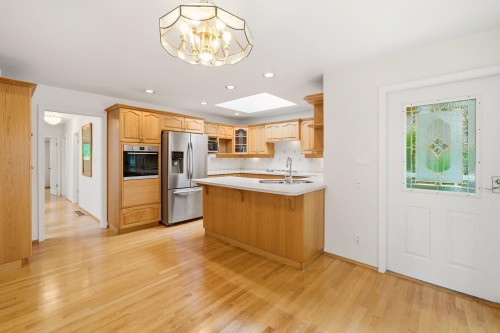 2522 Bronte Drive, North Vancouver, BC 