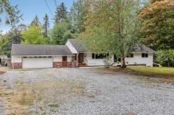 24320 116 Avenue Maple Ridge, BC V4R 1L7