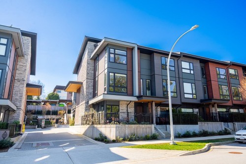7-50 Seaview Drive  Port Moody, BC V3H 0N2