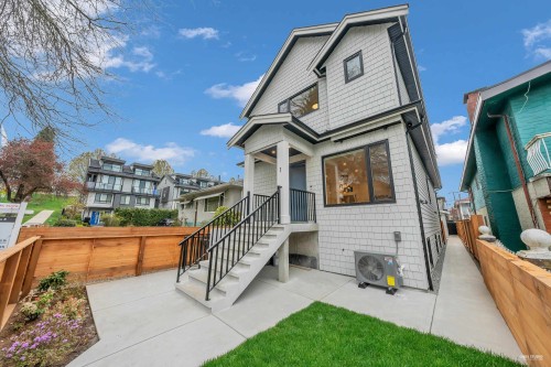 2715 Cheyenne Avenue, Vancouver, BC 