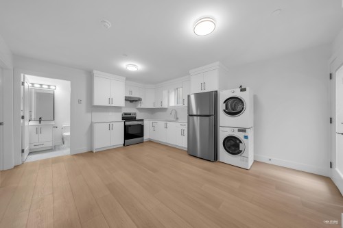 2713 Cheyenne Avenue, Vancouver, BC 