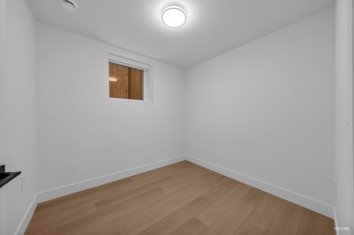 2713 Cheyenne Avenue, Vancouver, BC 