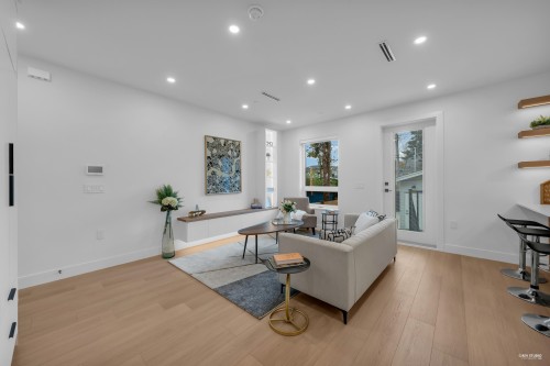 2713 Cheyenne Avenue, Vancouver, BC 