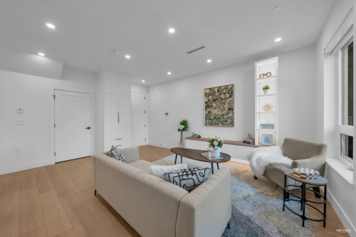 2713 Cheyenne Avenue, Vancouver, BC 