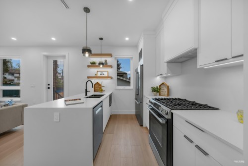 2713 Cheyenne Avenue, Vancouver, BC 