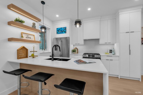 2713 Cheyenne Avenue, Vancouver, BC 