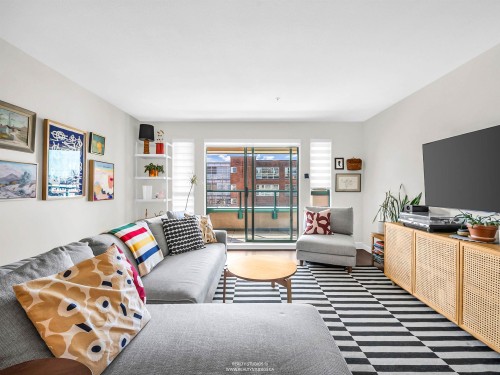 303-223 Mountain Highway  North Vancouver, BC V7J 3V3