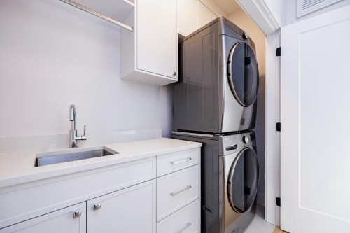 229 22Nd Street E, North Vancouver, BC 