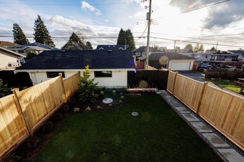 229 22Nd Street E, North Vancouver, BC 