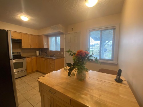 7635 10Th Avenue, Burnaby, BC 