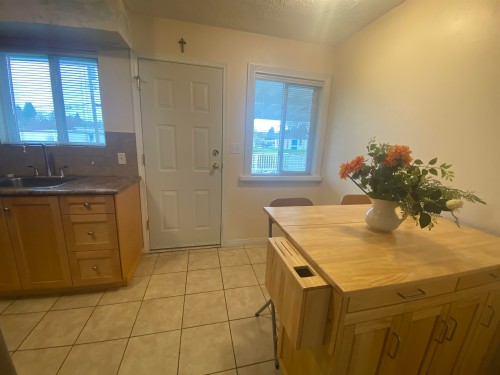 7635 10Th Avenue, Burnaby, BC 