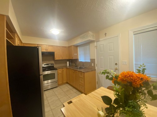 7635 10Th Avenue, Burnaby, BC 