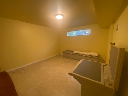 7635 10Th Avenue, Burnaby, BC 