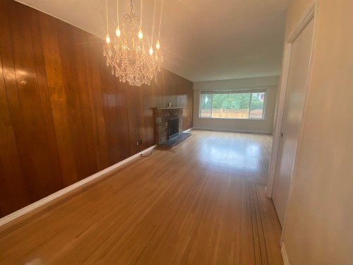 7635 10Th Avenue, Burnaby, BC 