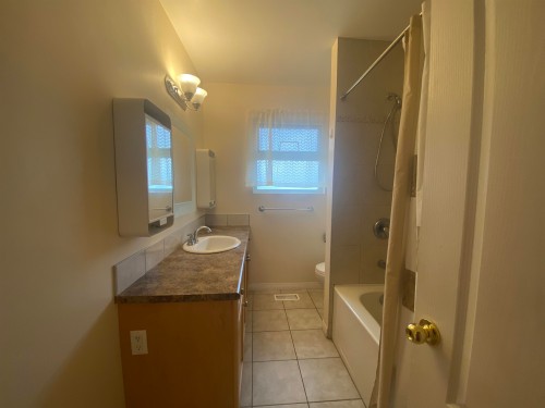 7635 10Th Avenue, Burnaby, BC 