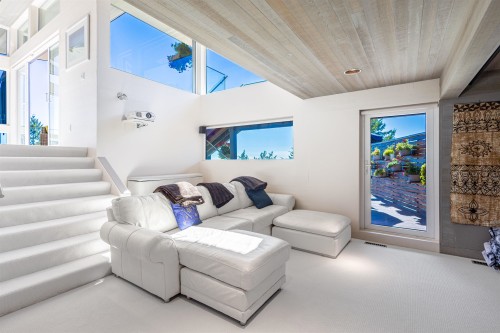 5840 Falcon Road, West Vancouver, BC 