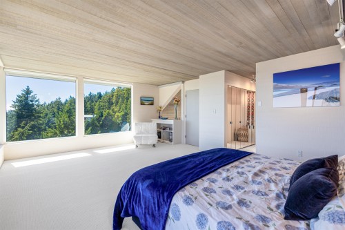 5840 Falcon Road, West Vancouver, BC 