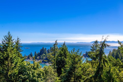 5840 Falcon Road, West Vancouver, BC 