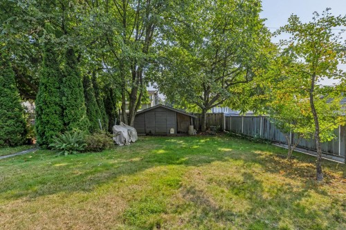 415 26Th Street W, North Vancouver, BC 