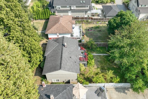415 26Th Street W, North Vancouver, BC 