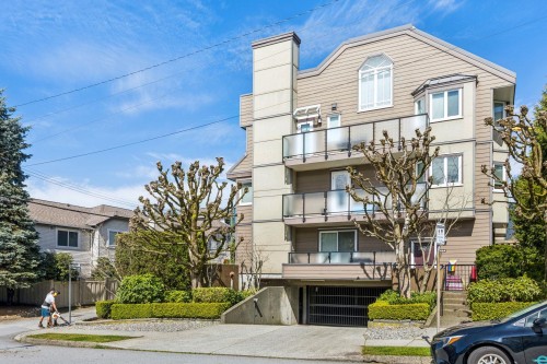 152A 18th Street W North Vancouver, BC V7M 1W4