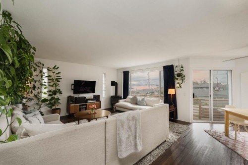 5448 Kensington Road  Sechelt, BC V7Z 0N9