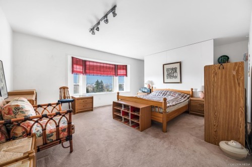 2154 Burquitlam Drive, Vancouver, BC 