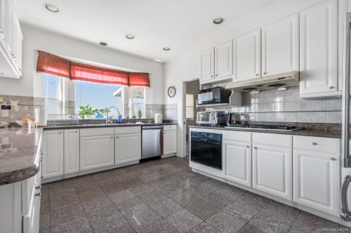 2154 Burquitlam Drive, Vancouver, BC 