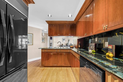 1130 Ironwork Passage, Vancouver, BC 