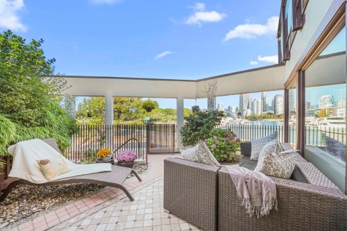 1130 Ironwork Passage, Vancouver, BC 