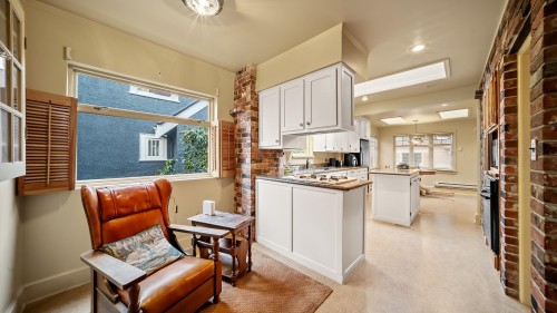 3537 31St Avenue W, Vancouver, BC 