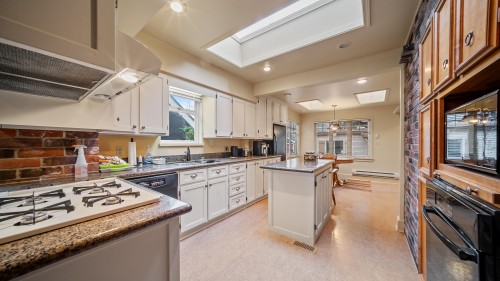 3537 31St Avenue W, Vancouver, BC 