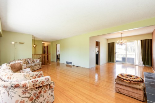 945 Lillian Street, Coquitlam, BC 