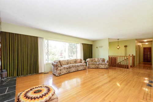 945 Lillian Street, Coquitlam, BC 