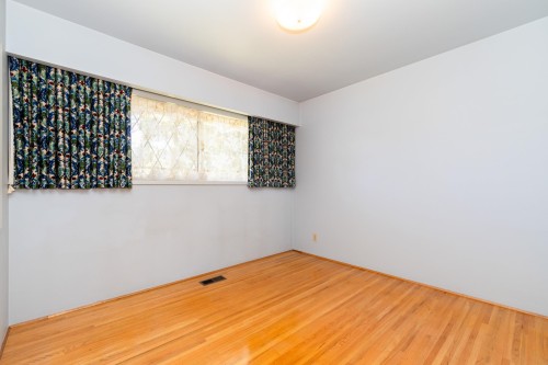 945 Lillian Street, Coquitlam, BC 