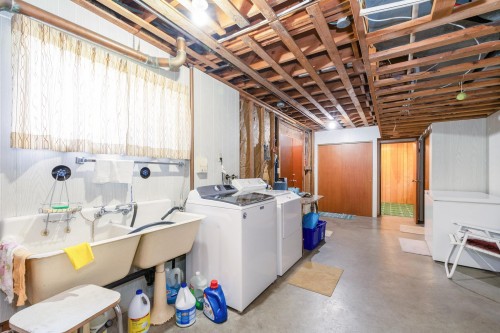 945 Lillian Street, Coquitlam, BC 