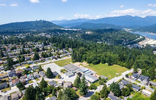 945 Lillian Street, Coquitlam, BC 